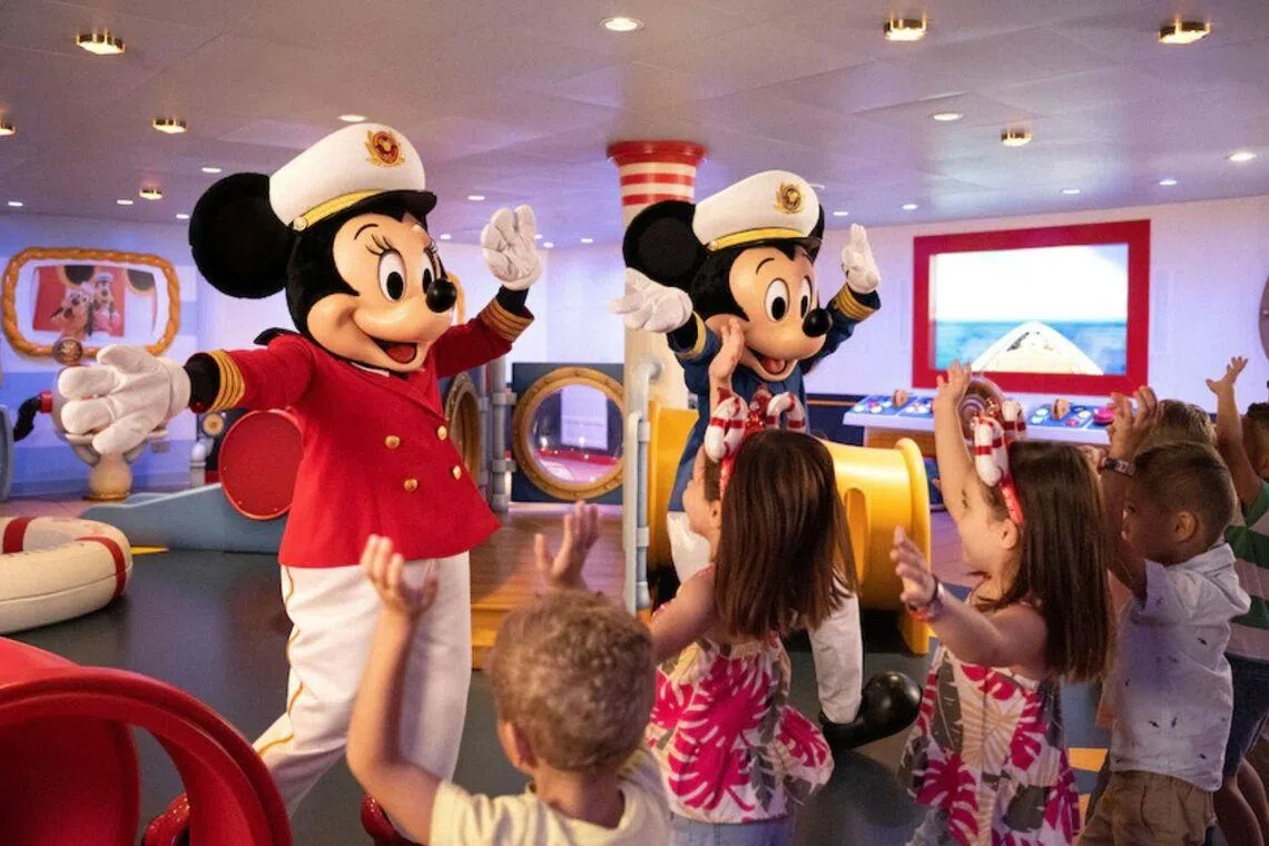 Mickey & Minnie Captain's Deck